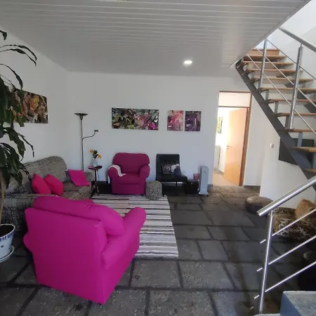 Casa Amarela De Santana بيت للعطل *