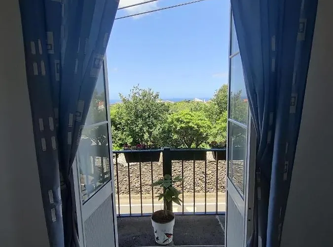 Casa Amarela De Santana * Ribeira Grande